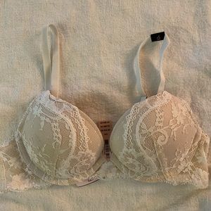 Victoria secret cream ivory  lace push up bra 32A